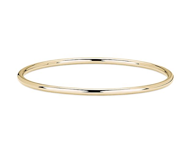 Simple, luxurious and elegant what don't we love about this yellow gold bangle. Plus, the stacking potential is endless.