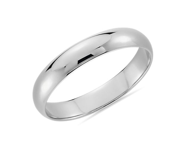 This classic platinum wedding ring will be a lifelong essential. The light overall weight of this style, its classic 4mm width, and low profile aesthetic make it perfect for everyday wear. The high polished finish and goes-with-anything styling are a timeless design.